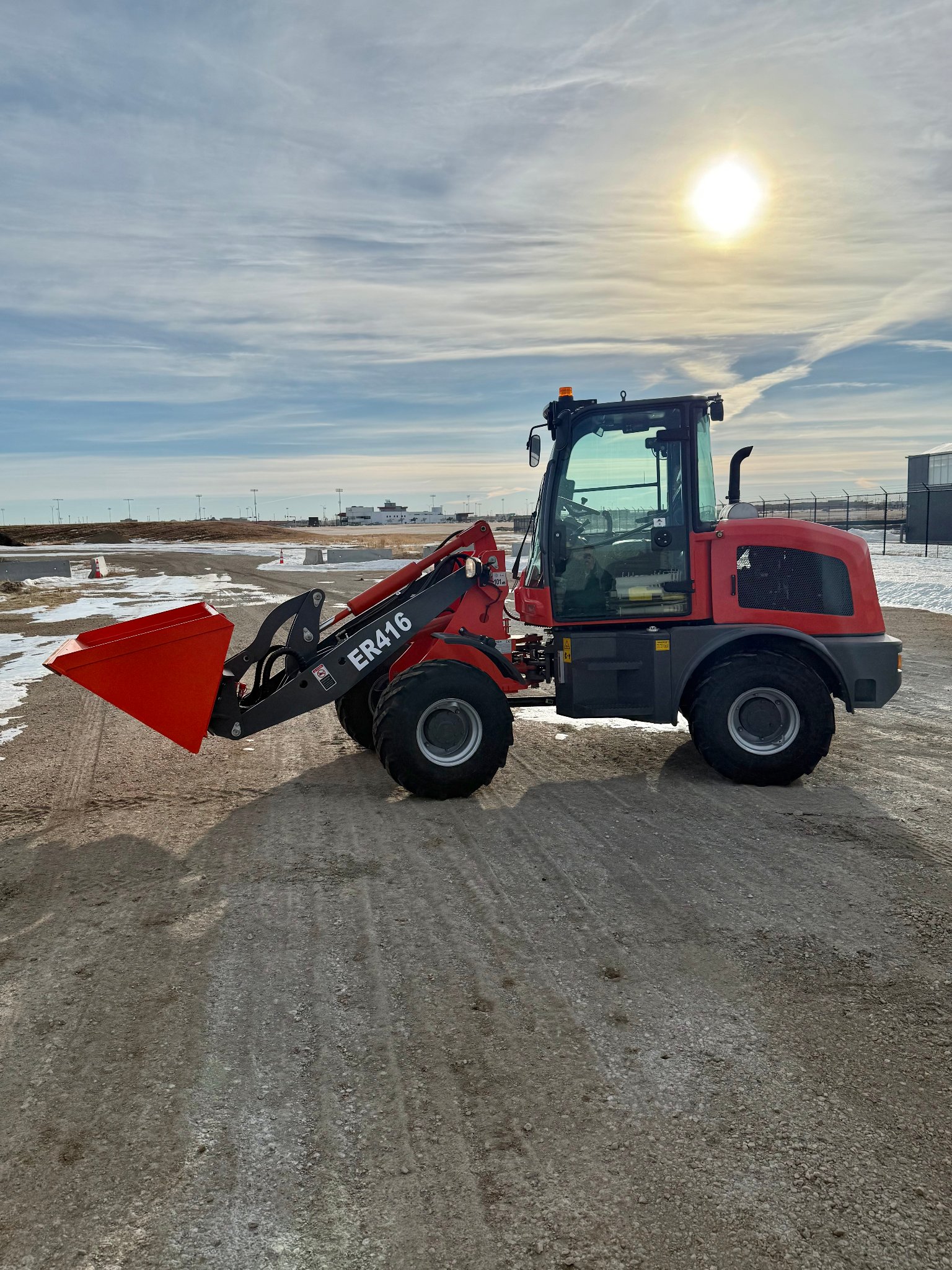 Everun ER416 Wheel Loader - side profile